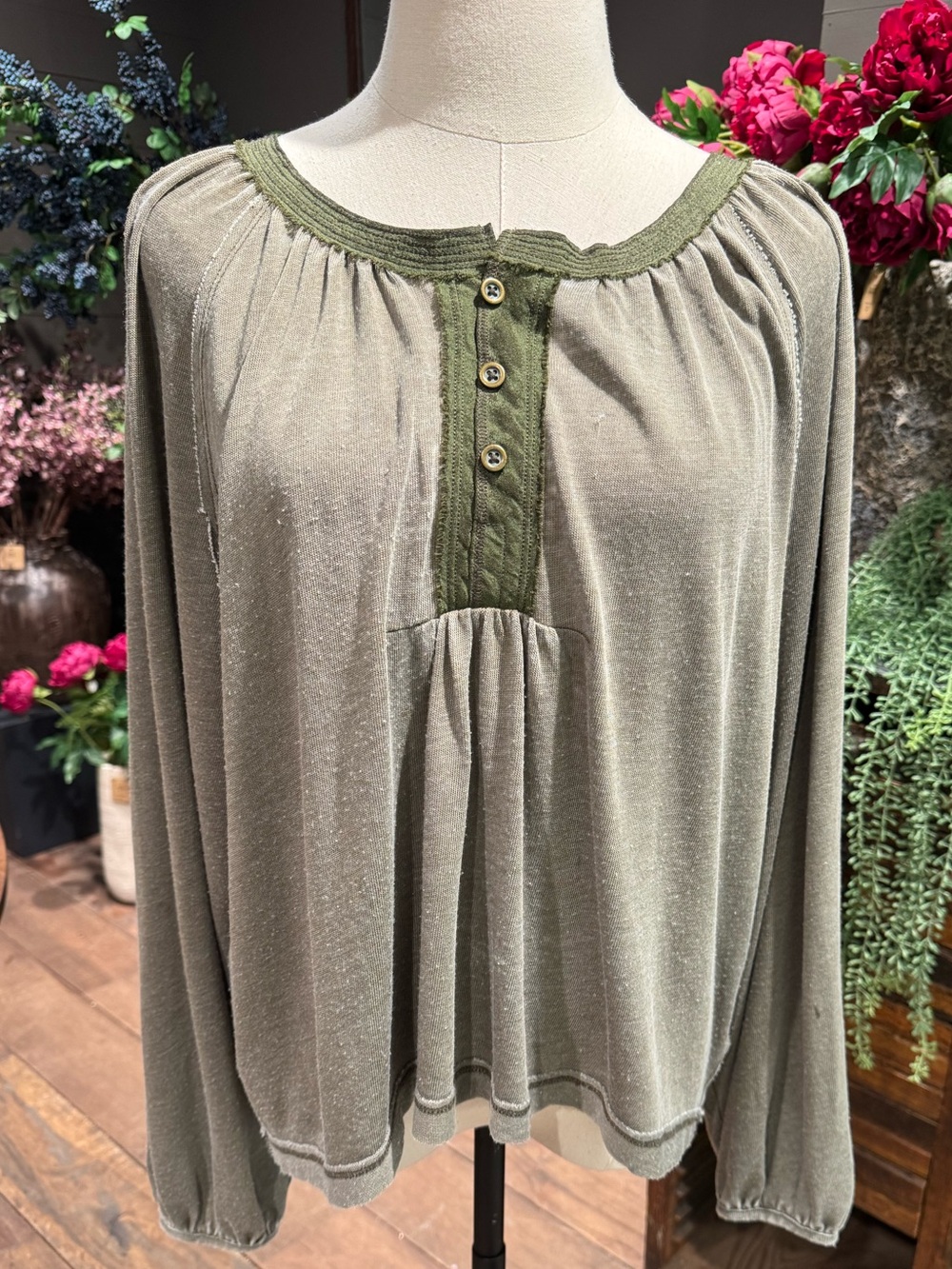 We the Free top size xs
